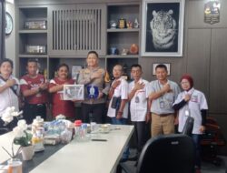 DPD IWO Indonesia Anugerahkan Golden Award Kepada Kapolres Bogor