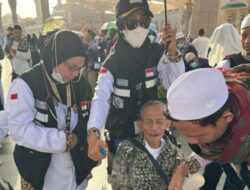 Kisah Polwan Bantu Jemaah Haji saat Cuaca Panas di Arab Saudi