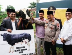 Irjen Pol Ahmad Luthfi Serahkan Sapi Hewan Qurban ke Ponpes WALI Kab. Semarang