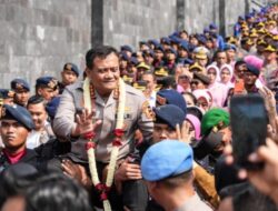 Komjen Pol Ahmad Luthfi Serahkan Pataka Kepada Brigjen Pol Ribut Hari Wibowo