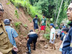 Warga Yang Terdampak Banjir dan Longsor di Karadenan Desak Pemerintah Segera Turun Tangan
