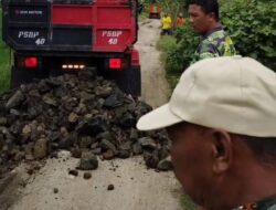 Kades Siman Perbaiki Jalan Rusak di Bringkeng Kawunganten Cilacap