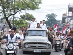 Masyarakat Sukacita Sambut Kedatangan Bupati Rudy Susmanto dan Wakil Bupati Ade Ruhandi