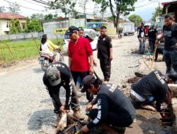 Aksi Nyata Komunitas B333DIL: Gelar Bakti Sosial di Cidahu