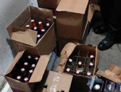 Kapolsek Megamendung Pimpin Langsung Operasi Penyakit Masyarakat, Puluhan Botol Miras Ilegal Diamankan