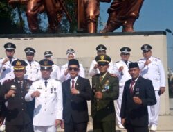 Anggota DPRD Kabupaten Sukabumi dari Fraksi Partai Gerindra Teddy Setiadi Bacakan Teks Naskah Proklamasi Pada Upacara HUT RI Ke-80