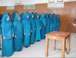 BUPATI MELANTIK 23 KETUA TP PKK KECAMATAN DI SUKABUMI