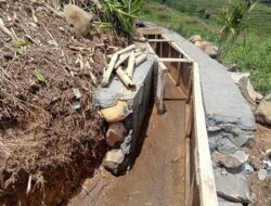 Proyek Pembangunan Jitut Sesepan Poktan Jatimakmur Cijati Cimanggu Oleh CV Gerald Putra Perkasa Diduga Tidak Sesuai Speck .