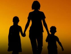 Prof.Dr.Sutan Nasomal :”Prihatin Dengan Kasus Gantung Diri Ibu Rumah Tangga Melibatkan Anak, Ini Adalah Krisis Sosial Desa Gagal Melindungi Warganya”