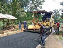Proyek Pengaspalan Tayem–Bengbulang Disorot, Tidak Ada Papan Anggaran