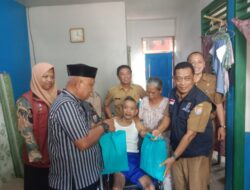 Dinsos Cilacap Salurkan Bantuan Kursi Roda dan Sembako ke Warga Padangjaya