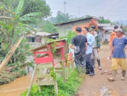 Pemkab Bogor Respon Cepat Tangani Banjir dan Longsor di Leuwiliang